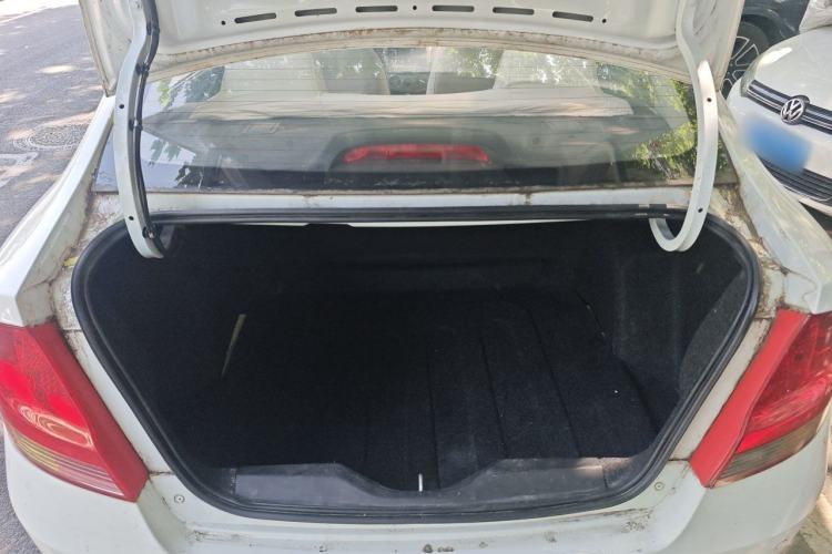 Used Chevrolet Sail 2013 Sedan 1.4L Manual Ideal Happiness Edition Trunk