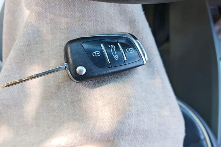 Used Chevrolet Sail 2013 Sedan 1.4L AMT Enjoy Edition Vehicle Key