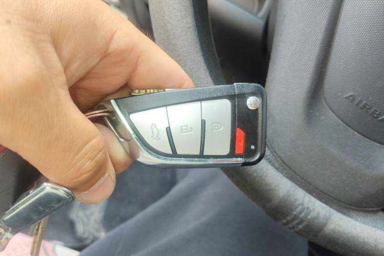 Used Chevrolet Sail 2013 Sedan 1.2L Manual Warm Edition Vehicle Key