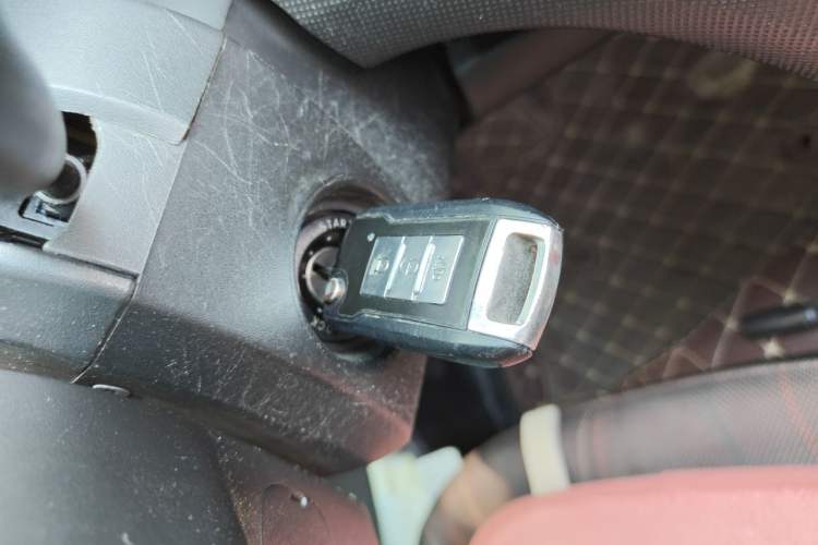 Used Chevrolet Sail 2013 Sedan 1.4L Manual - Youyi Happiness Edition Vehicle Key