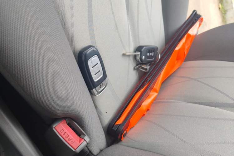 Used Chevrolet Sail 2013 Sedan 1.4L Manual Happiness Edition II Vehicle Key