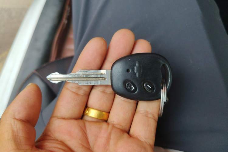 Used Chevrolet Sail 2013 Sedan 1.2L Manual Fashionable Happiness Edition Vehicle Key