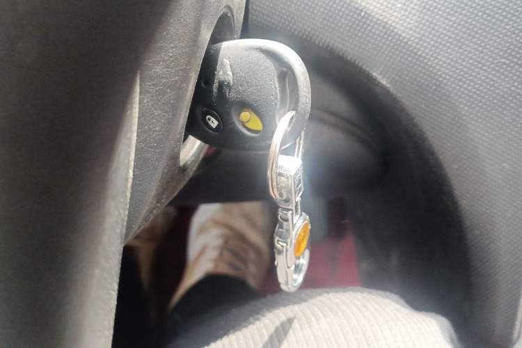 Used Chevrolet Sail 2013 Sedan 1.4L Manual - Youyi Happiness Edition Vehicle Key