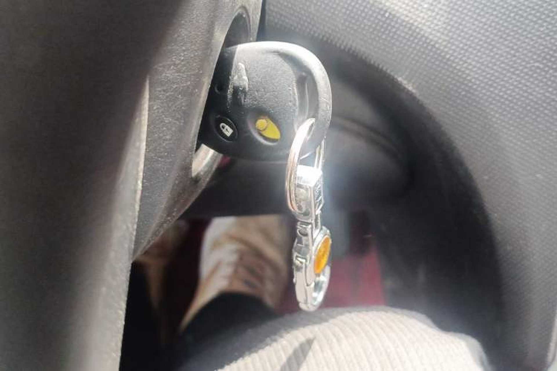 Used Chevrolet Sail 2013 Sedan 1.4L Manual - Youyi Happiness Edition Vehicle Key