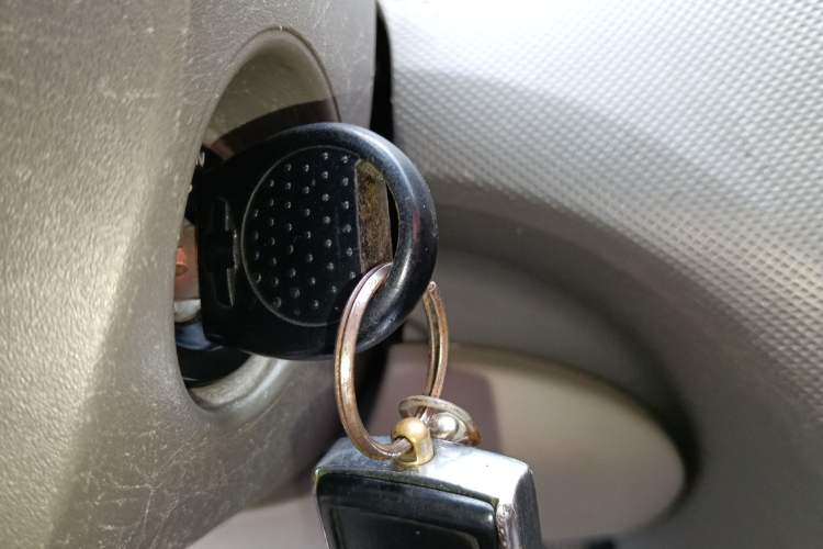 Used Chevrolet Sail 2013 Sedan 1.2L Manual Warm Edition Vehicle Key