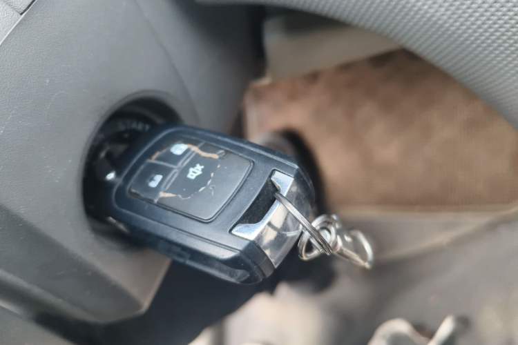 Used Chevrolet Sail 2013 Sedan 1.2L Manual Fashionable Happiness Edition Vehicle Key