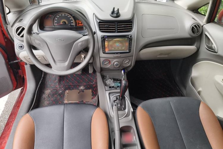 Used Chevrolet Sail 2013 Sedan 1.4L AMT Enjoy Edition Center Console