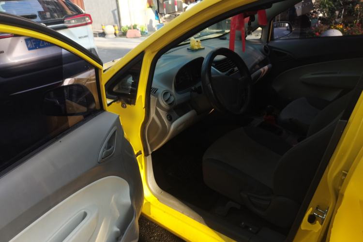 Used Chevrolet Sail 2013 Hatchback 1.2L Manual Warm Edition Driver Seat