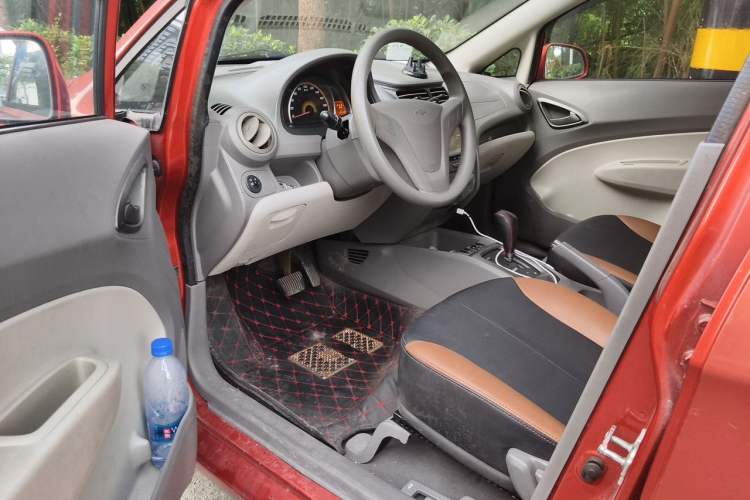 Used Chevrolet Sail 2013 Sedan 1.4L AMT Enjoy Edition Driver Seat