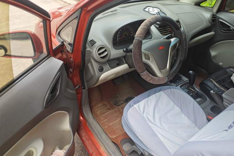 Used Chevrolet Sail 2013 Sedan 1.4L AMT Enjoy Edition Driver Seat