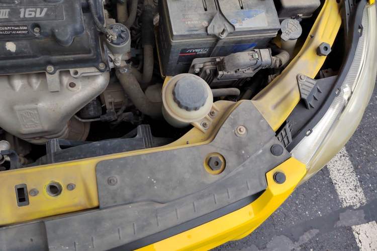 Used Chevrolet Sail 2013 Hatchback 1.4L AMT U-Style Edition Engine Bay Left