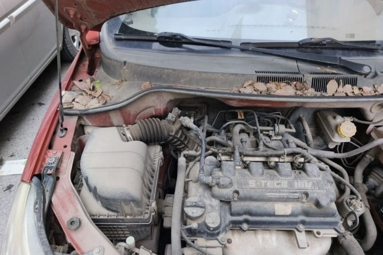 Used Chevrolet Sail 2013 Sedan 1.4L AMT Enjoy Edition Engine Bay Right