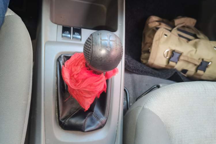 Used Chevrolet Sail 2013 Hatchback 1.2L Manual Warm Edition Gear Lever
