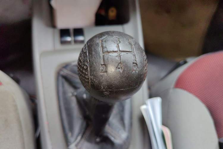 Used Chevrolet Sail 2013 Sedan 1.2L Manual Warm Edition Gear Lever