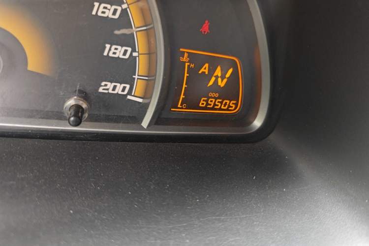 Used Chevrolet Sail 2013 Sedan 1.4L AMT Enjoy Edition Odometer Close Up