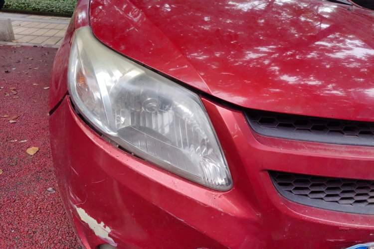 Used Chevrolet Sail 2013 Sedan 1.2L Manual Warm Edition Right Front Headlight
