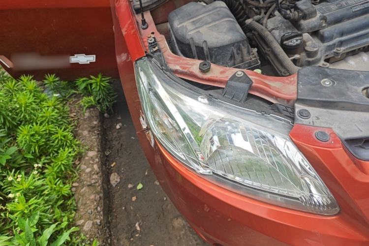 Used Chevrolet Sail 2013 Sedan 1.4L AMT Enjoy Edition Right Front Headlight