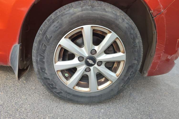 Used Chevrolet Sail 2013 Sedan 1.2L Manual Fashionable Happiness Edition Right Front Wheel Hub