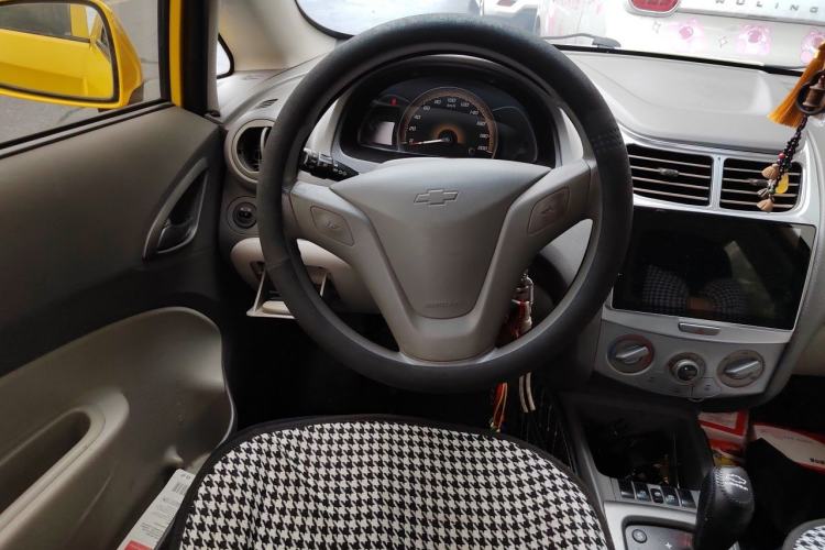 Used Chevrolet Sail 2013 Hatchback 1.4L AMT U-Style Edition Steering Wheel