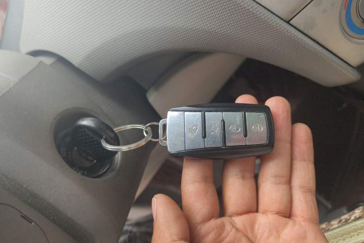 Used Chevrolet Sail 2013 Sedan 1.2L Manual Fashionable Happiness Edition Vehicle Key