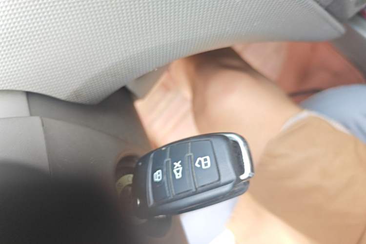 Used Chevrolet Sail 2013 Sedan 1.4L AMT Enjoy Edition Vehicle Key