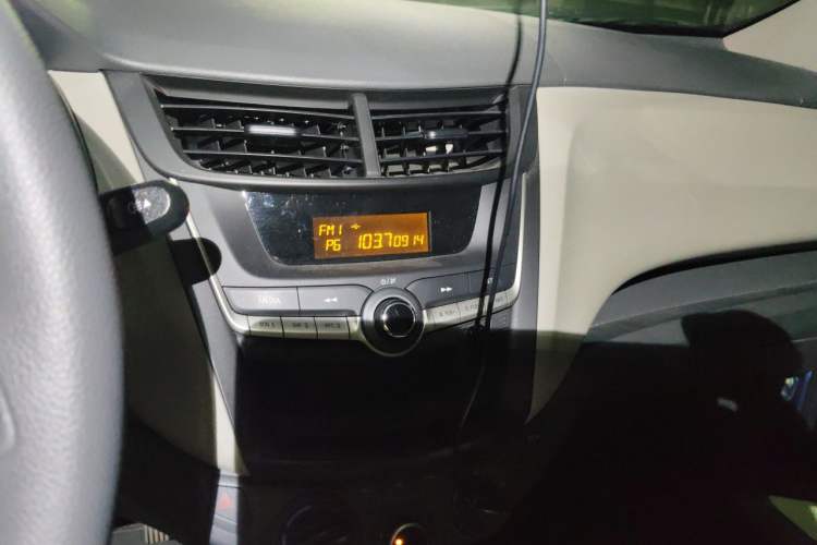 Used Chevrolet Sail 2015 Sail 3 1.3L AMT Ideal Edition Audio And AC Panel