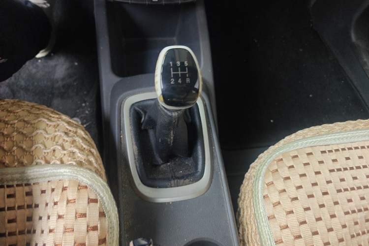 Used Chevrolet Sail 2015 Sail 3 1.3L Manual Ideal Edition Gear Lever