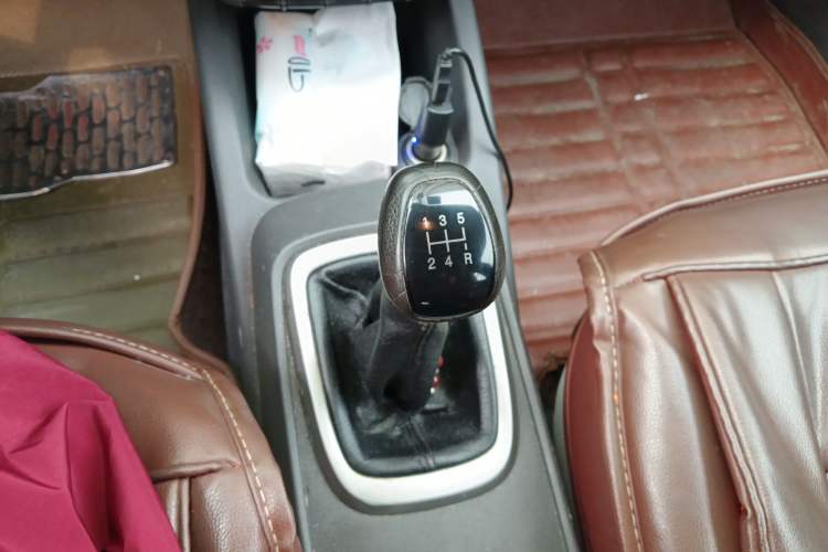 Used Chevrolet Sail 2015 Sail 3 1.3L Manual Warm Edition Gear Lever