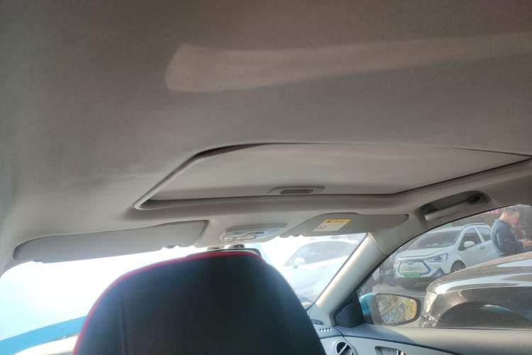 Used Chevrolet Sail 2015 Sail 3 1.5L AMT Happiness Sunroof Edition Headliner