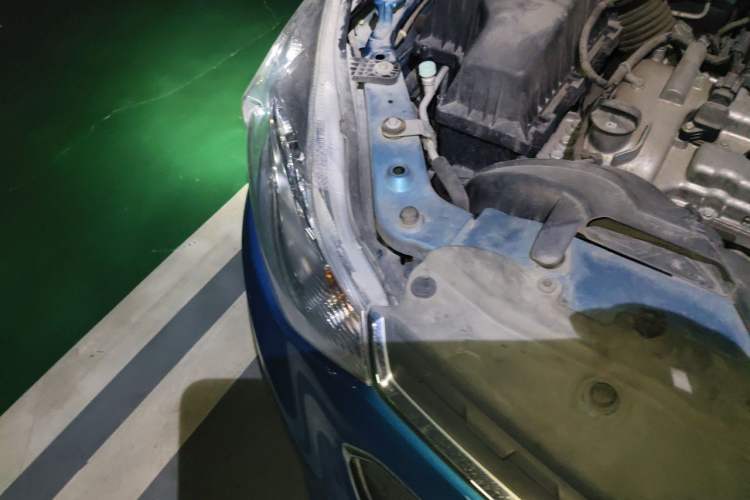 Used Chevrolet Sail 2015 Sail 3 1.3L AMT Ideal Edition Right Front Headlight