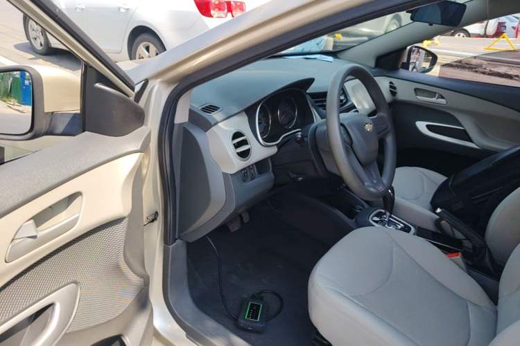 Used Chevrolet Sail 2015 Sail 3 1.3L AMT Ideal Edition Driver Seat