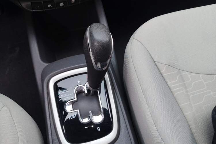 Used Chevrolet Sail 2015 Sail 3 1.3L AMT Ideal Edition Gear Lever