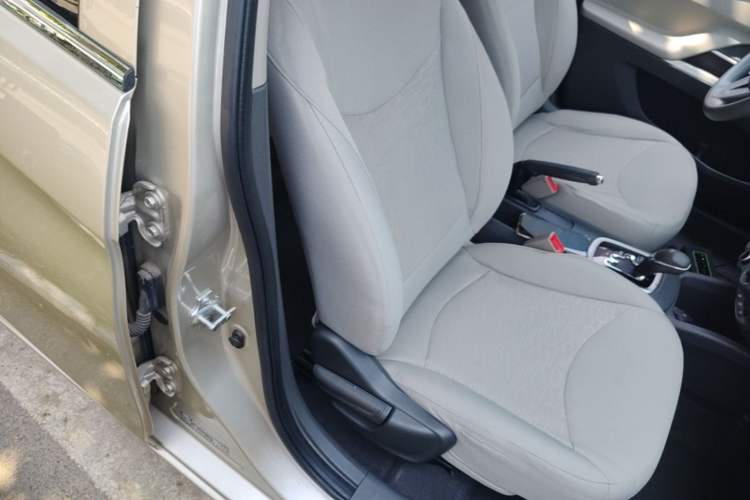 Used Chevrolet Sail 2015 Sail 3 1.3L AMT Ideal Edition Right Front Seat
