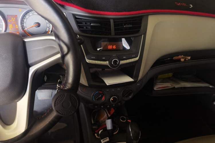 Used Chevrolet Sail 2015 Sail 3 1.3L AMT Ideal Edition Audio And AC Panel