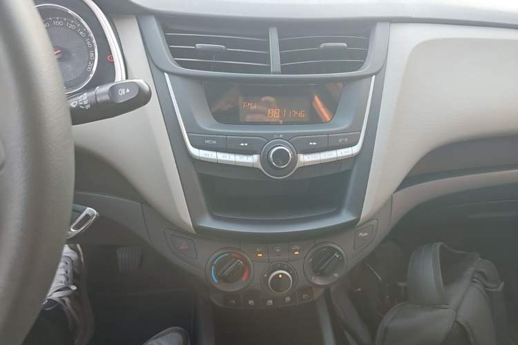 Used Chevrolet Sail 2015 Sail 3 1.3L Manual Ideal Edition Audio And AC Panel