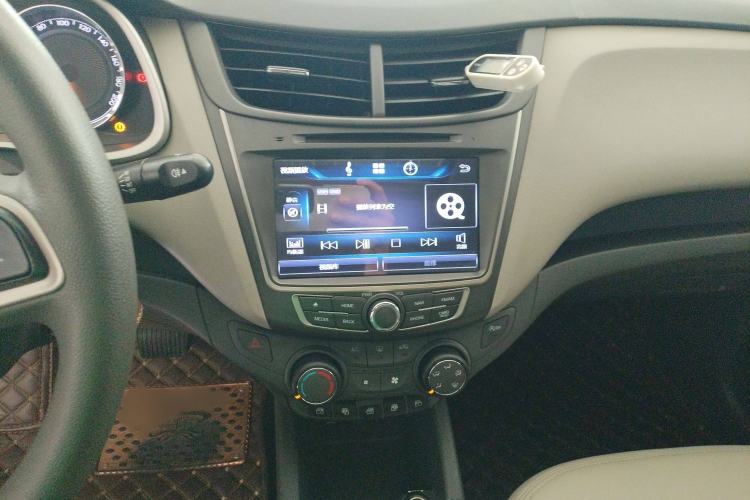 Used Chevrolet Sail 2015 Sail 3 1.5L AMT Happiness Sunroof Edition Audio And AC Panel