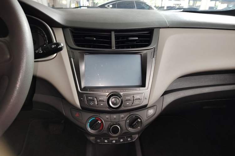 Used Chevrolet Sail 2015 Sail 3 1.3L AMT Ideal Edition Audio And AC Panel