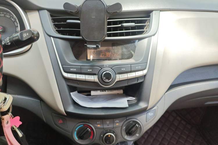 Used Chevrolet Sail 2015 Sail 3 1.3L AMT Ideal Edition Audio And AC Panel