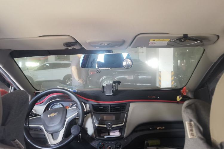 Used Chevrolet Sail 2015 Sail 3 1.3L AMT Ideal Edition Center Console