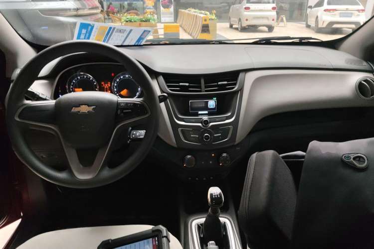 Used Chevrolet Sail 2015 Sail 3 1.5L Manual Happiness Edition Center Console