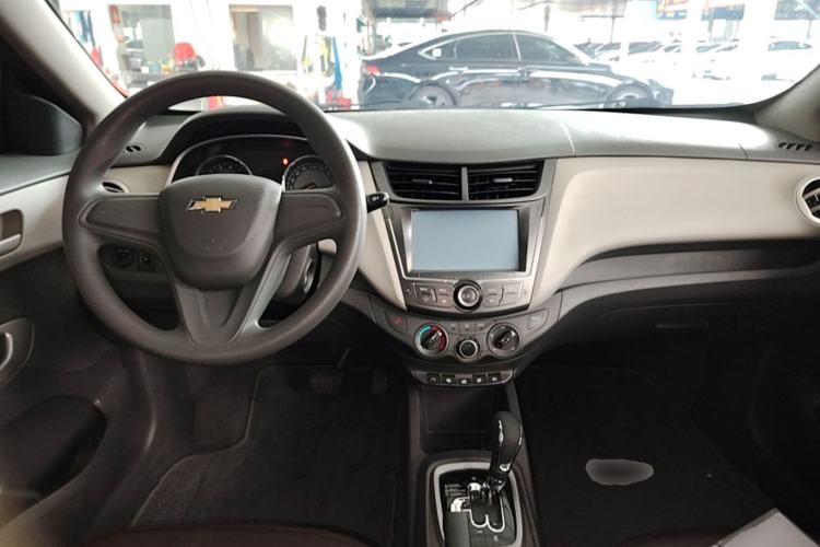 Used Chevrolet Sail 2015 Sail 3 1.3L AMT Ideal Edition Center Console