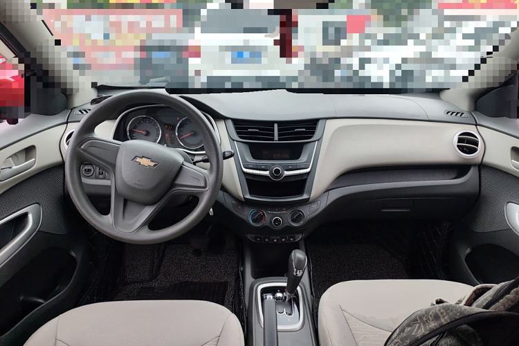 Used Chevrolet Sail 2015 Sail 3 1.3L AMT Ideal Edition Center Console