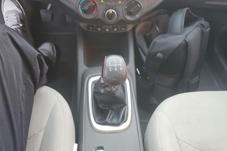 Used Chevrolet Sail 2015 Sail 3 1.3L Manual Ideal Edition Gear Lever