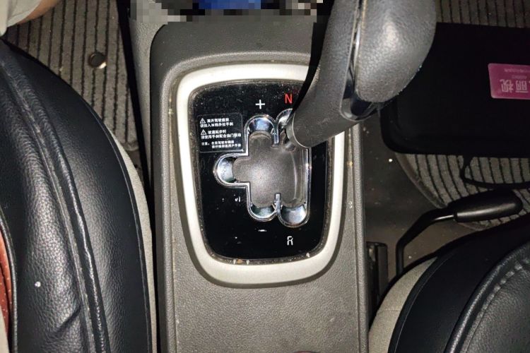 Used Chevrolet Sail 2015 Sail 3 1.3L AMT Ideal Edition Gear Lever