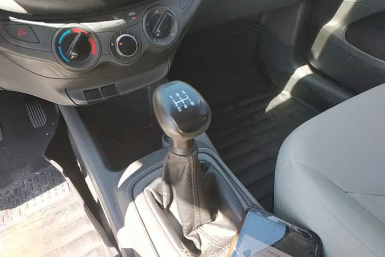 Used Chevrolet Sail 2015 Sail 3 1.3L Manual Warm Edition Gear Lever