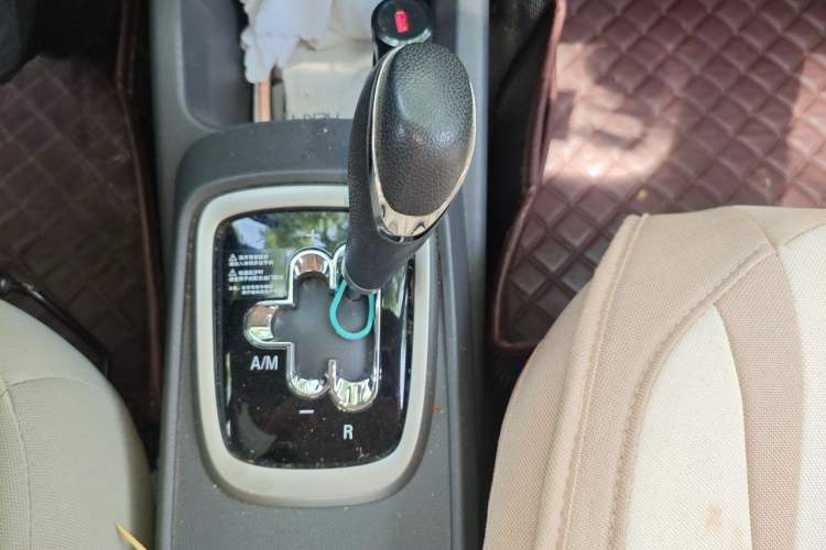 Used Chevrolet Sail 2015 Sail 3 1.3L AMT Ideal Edition Gear Lever