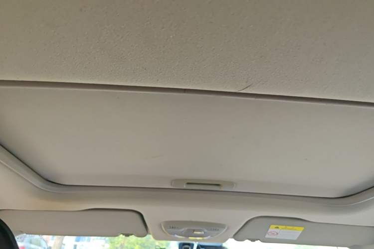 Used Chevrolet Sail 2015 Sail 3 1.5L AMT Happiness Sunroof Edition Headliner