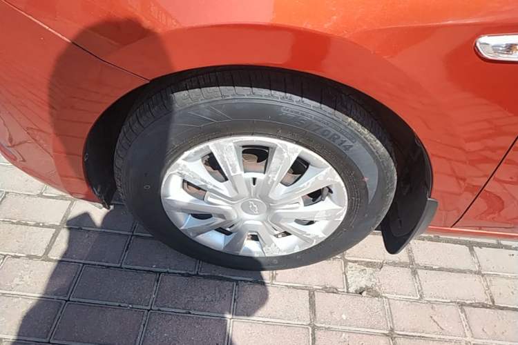 Used Chevrolet Sail 2015 Sail 3 1.3L Manual Warm Edition Left Front Wheel Hub