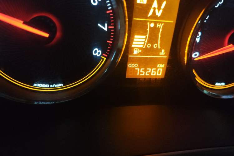 Used Chevrolet Sail 2015 Sail 3 1.3L AMT Ideal Edition Odometer Close Up