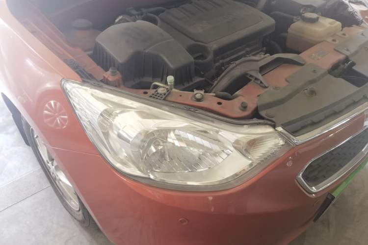 Used Chevrolet Sail 2015 Sail 3 1.3L AMT Ideal Edition Right Front Headlight